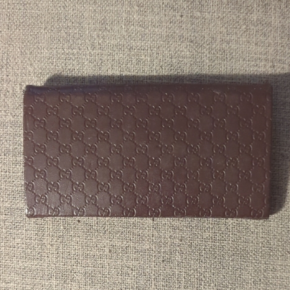 Gucci Dark Brown Embossed Sunglass Case - Picture 2 of 7